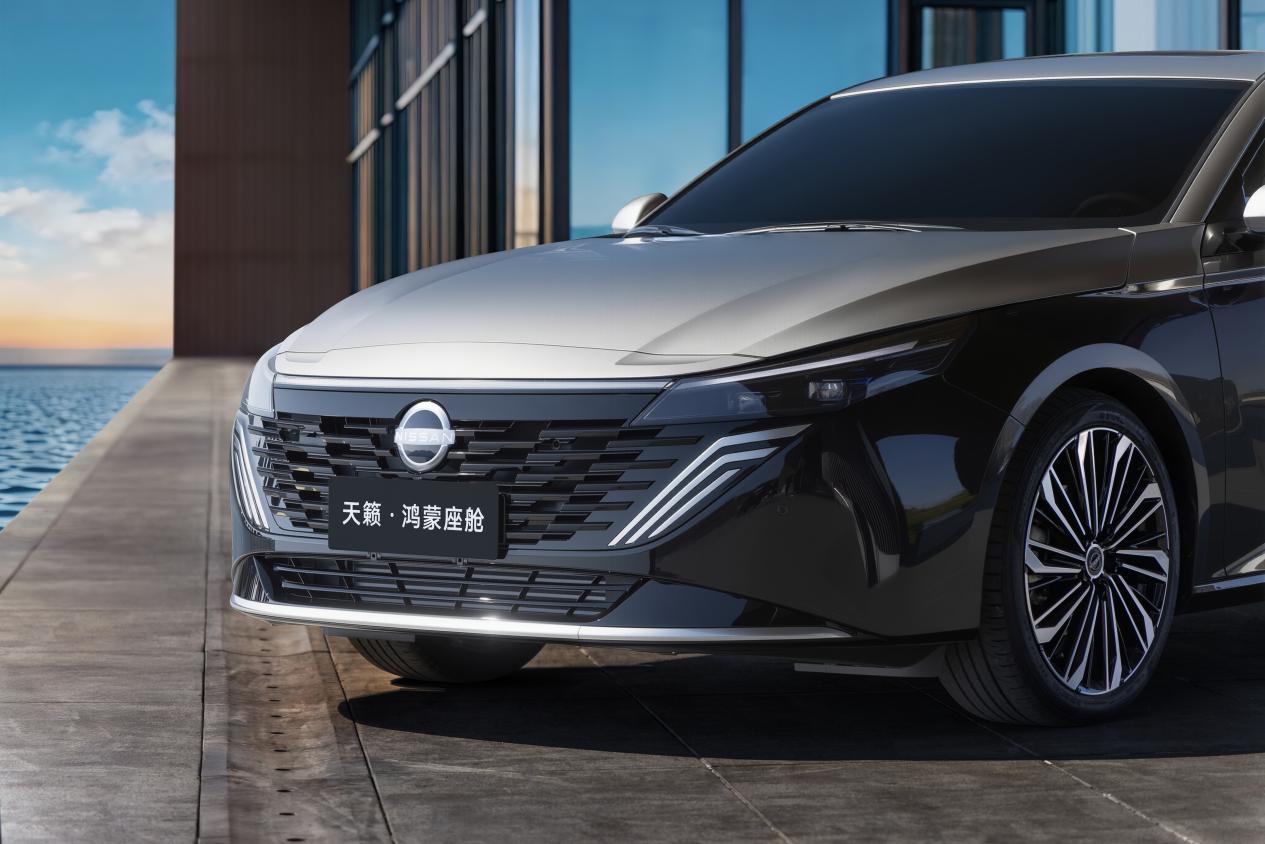 超出预期!鸿蒙燃油车赛道实测