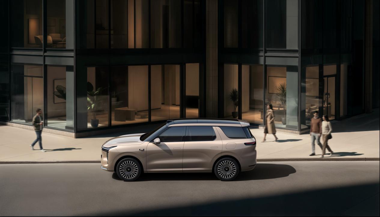 30万买百万体验？智己 LS8来了！预售价25.98万起