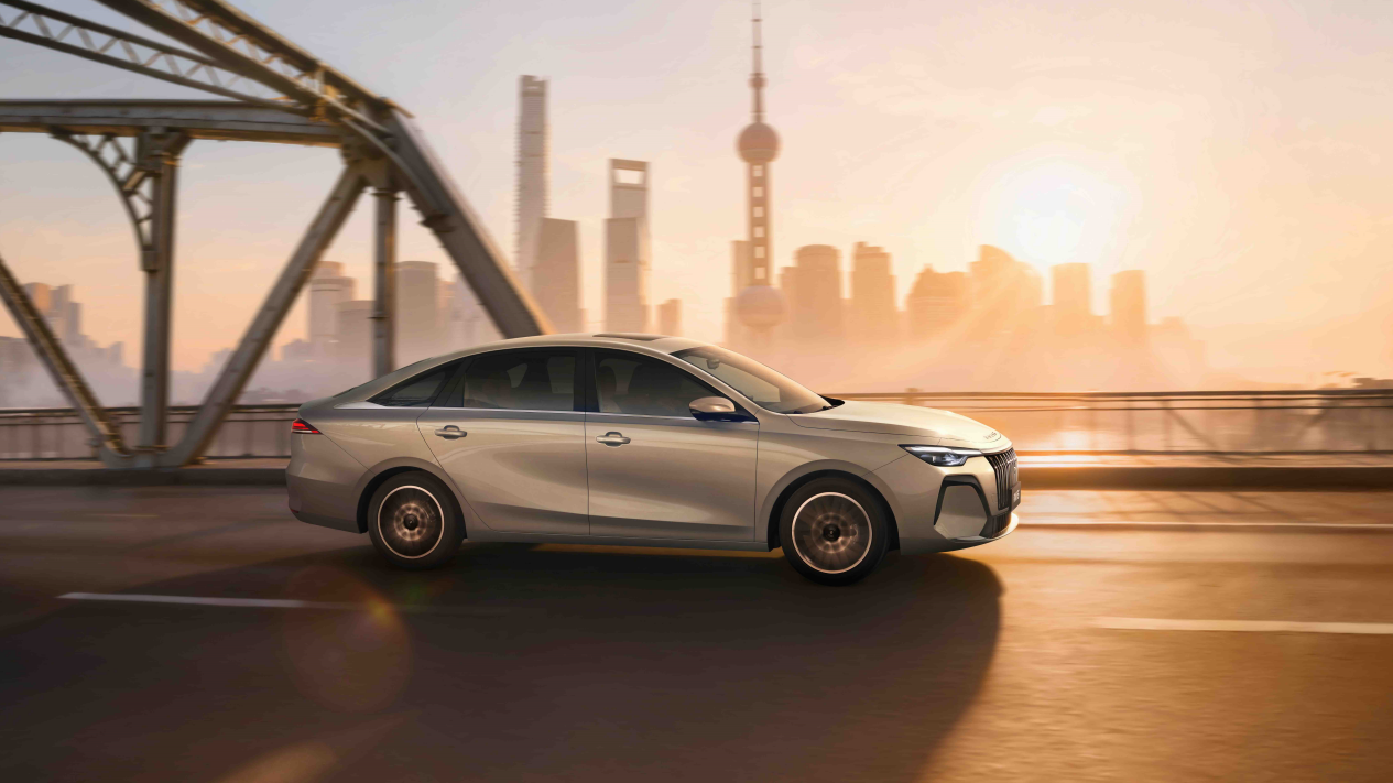 实测油耗4.26L！荣威i6预售6.59万起