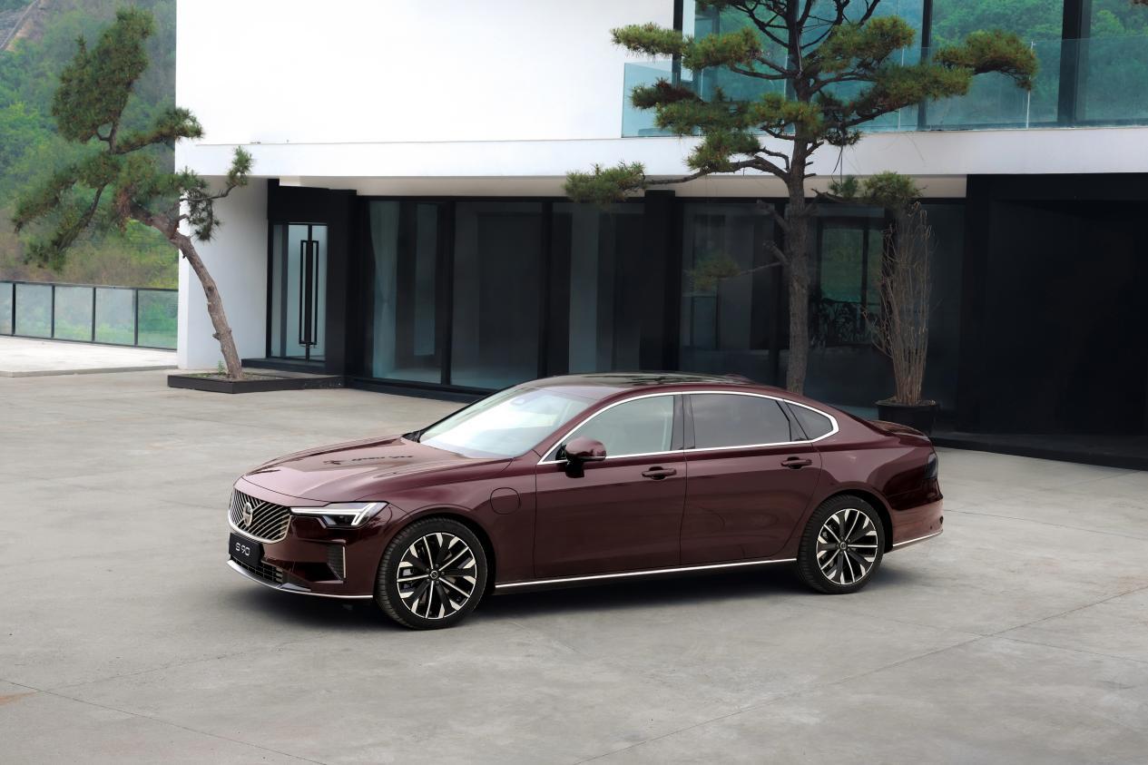 安全是最大的豪华！沃尔沃S90凭什么比A6L更值得入手