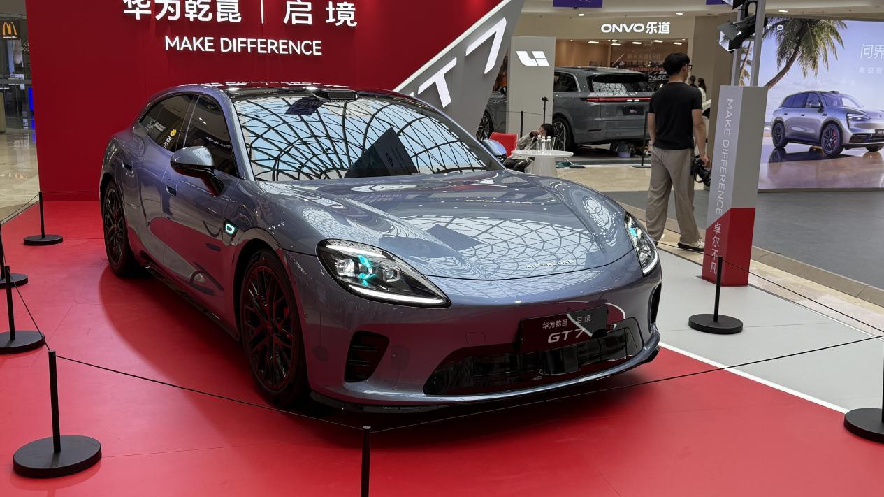 启境GT7“空降”郑州中原万达，智能猎装风采难挡