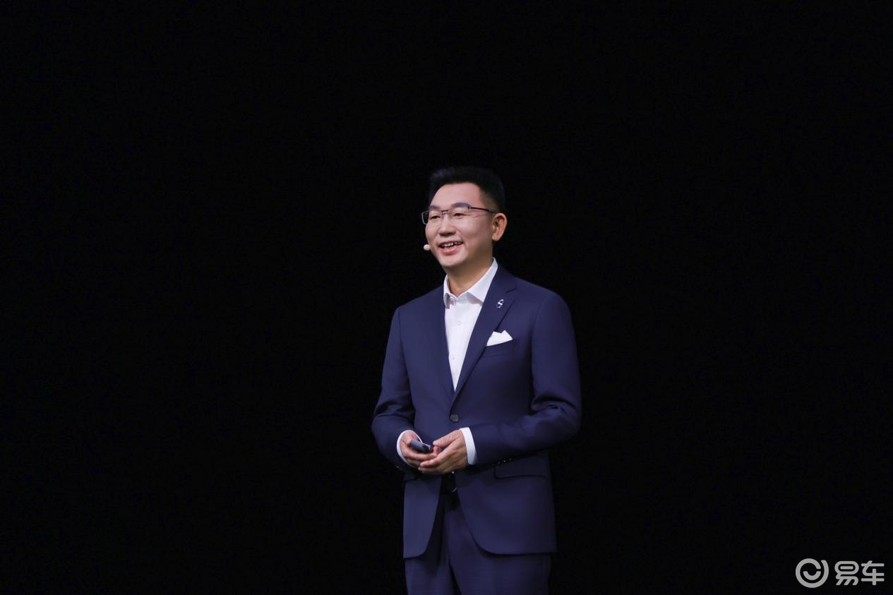 赛力斯何利扬：安全是最大的豪华，无安全，不旗舰！