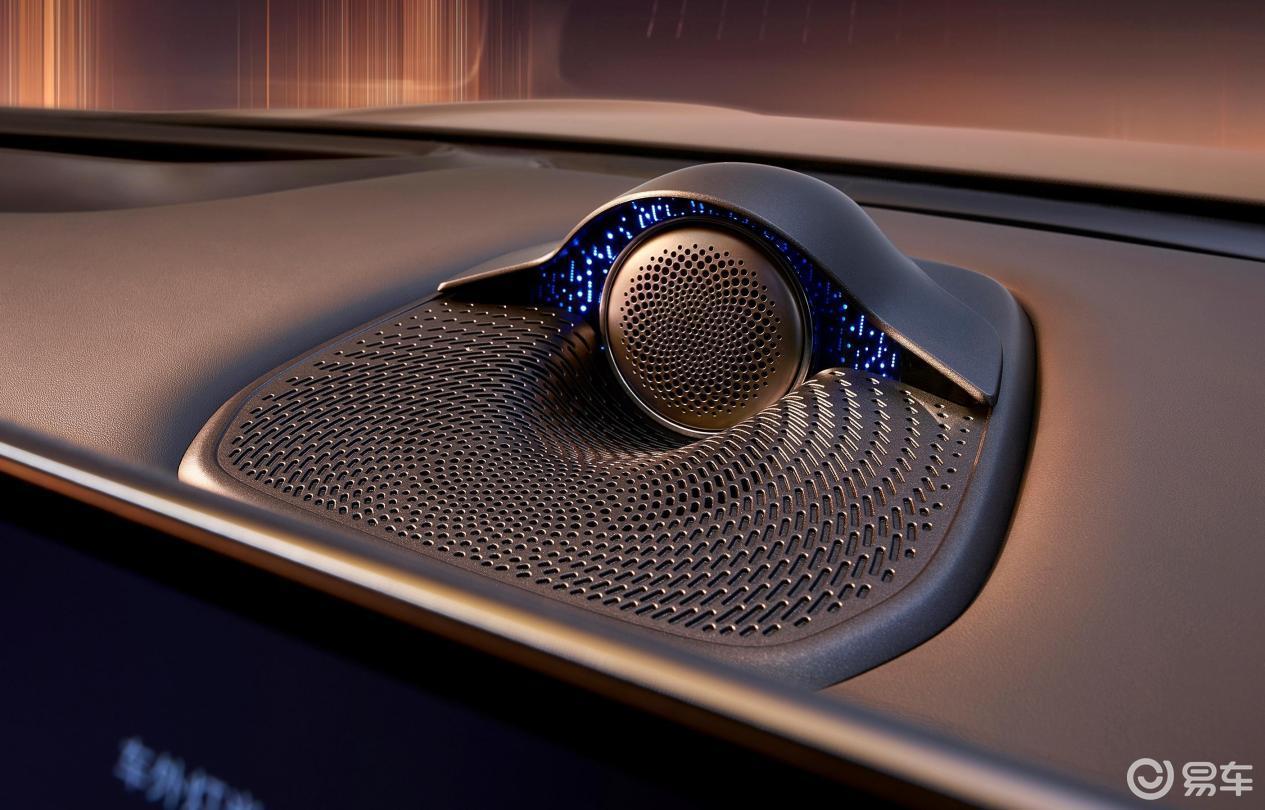 岚图追光L上市27.99万起，重塑中国豪华轿车新标杆