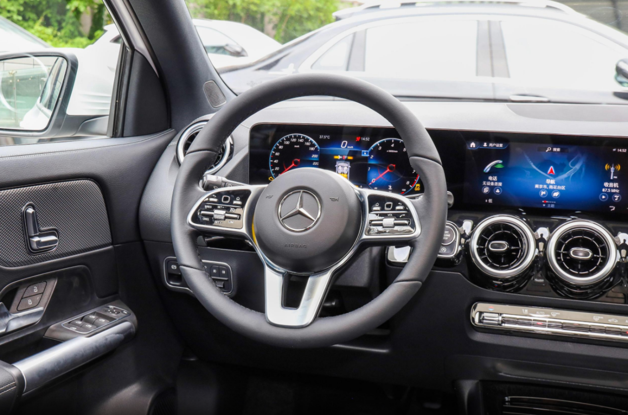 宝马x1和奔驰gla220哪个好_易车知识库