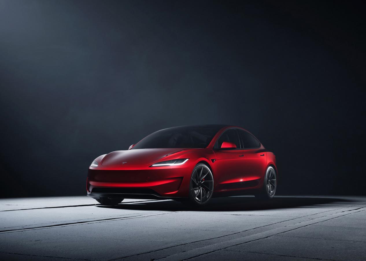 售33.59万元,Model 3高性能全轮驱动版上市_易车