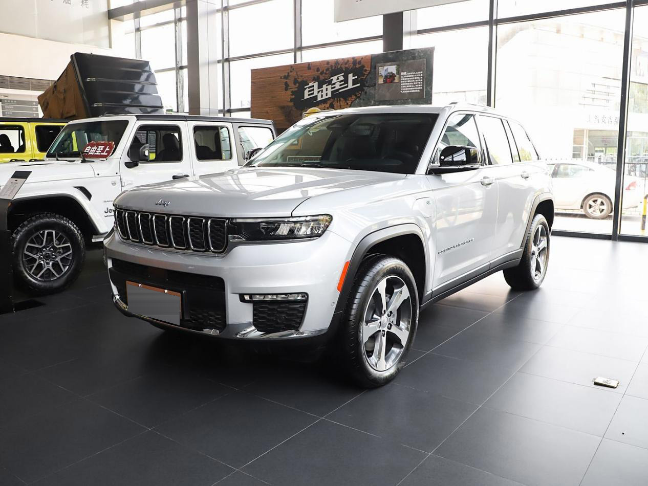 大切诺基4xe对比奥迪Q7，谁是全能豪华SUV？