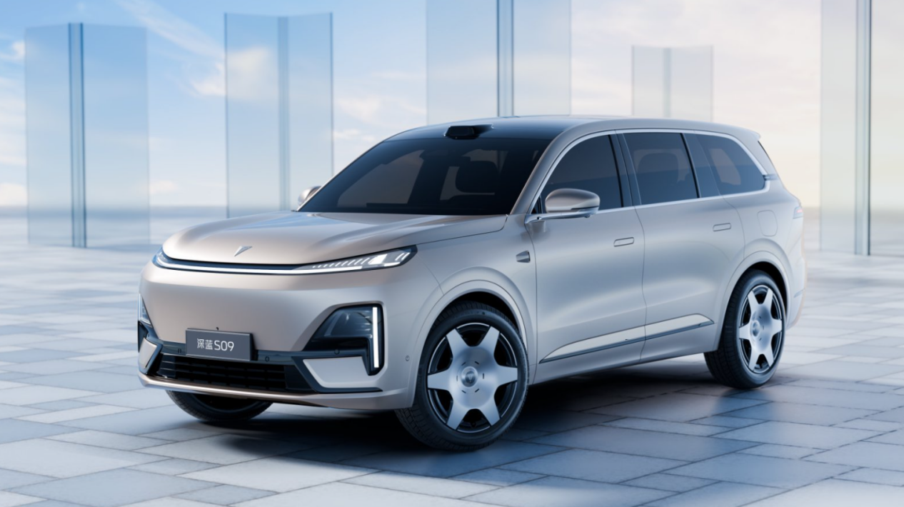 全家出行选大六座SUV！理想L8被深蓝S09打败了？