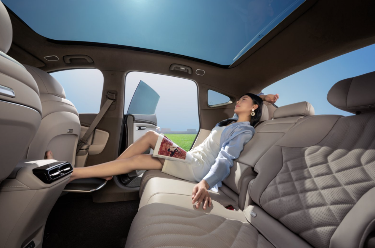 20万级纯电SUV对决:广汽昊铂HT比智己LS6超值在哪