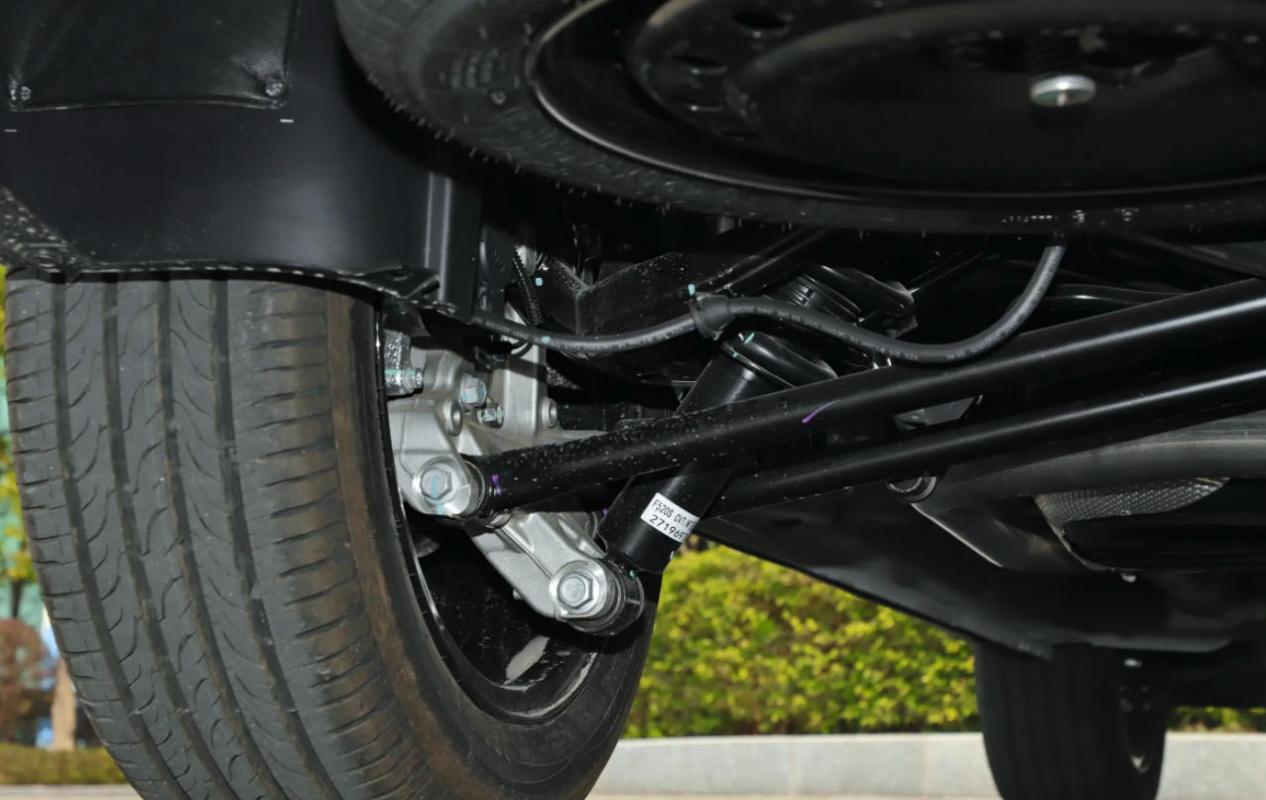 5万多的SUV能买吗,五菱星光560,法系独立悬挂