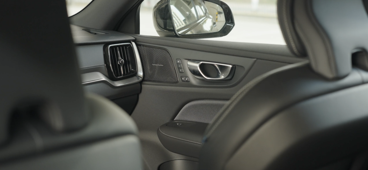 年轻人20万以内买豪华轿车，为什么选S60？