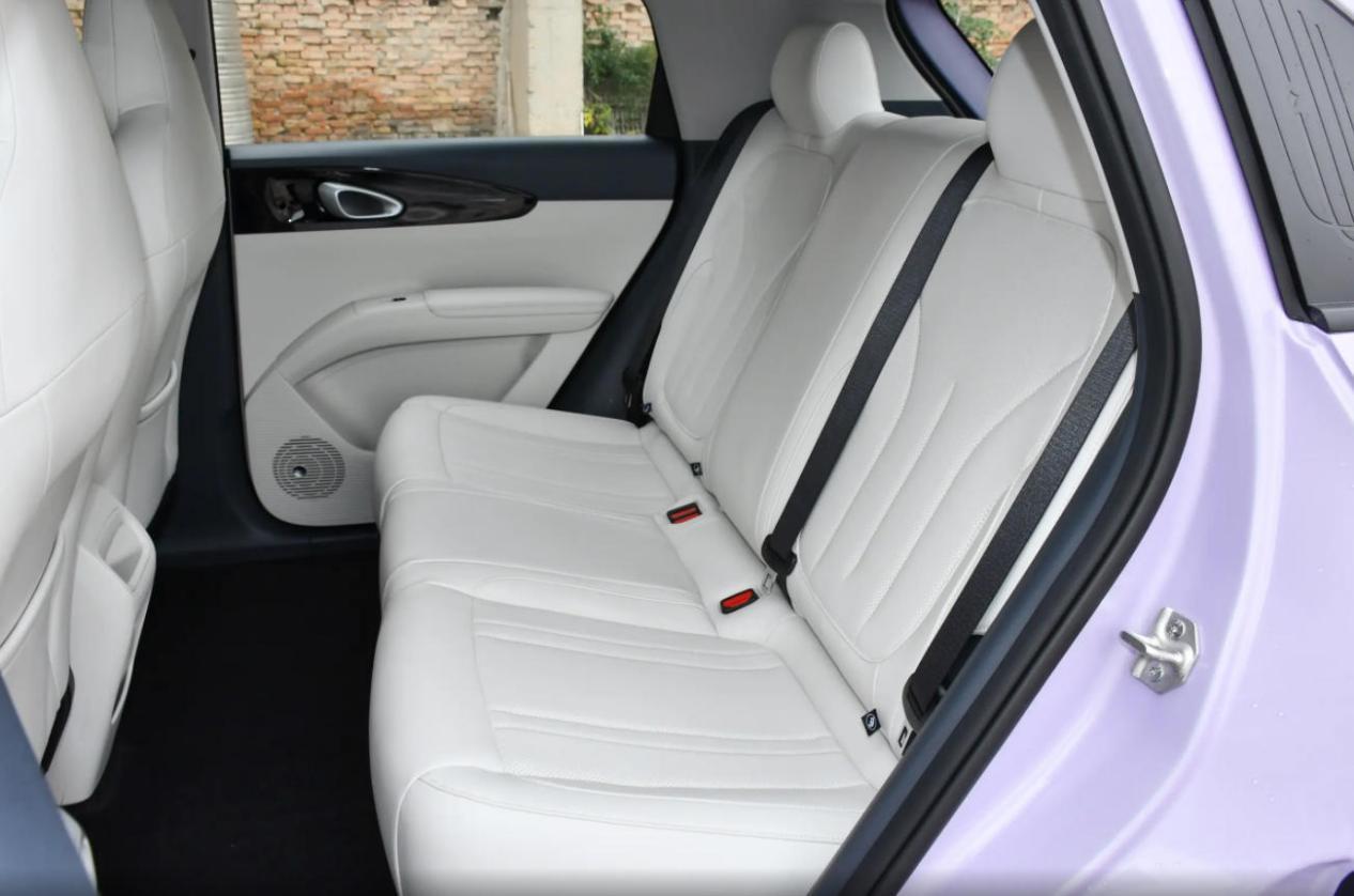 飞度对比星愿,价格接近,为何销量差10000倍