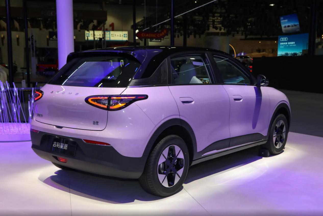 飞度对比星愿,价格接近,为何销量差10000倍