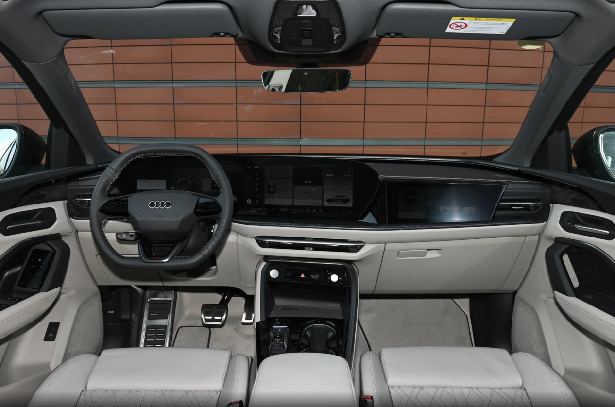 豪华中型SUV大PK，全新奥迪Q5L对比凯迪拉克XT5