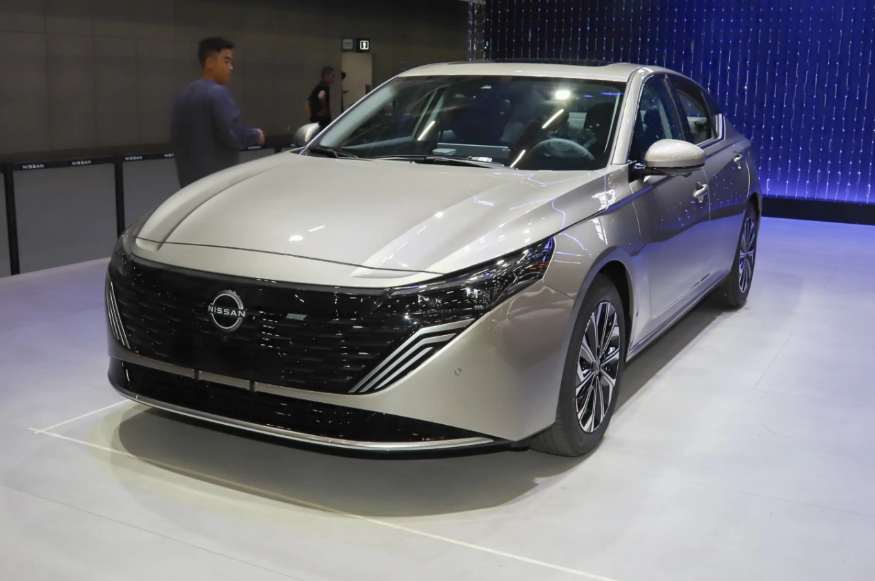 马年除夕返乡镇场,雅阁、凯美瑞、天籁鸿蒙版怎么选?