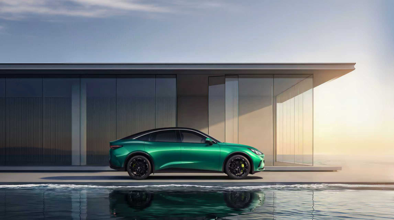 “蓝眼狐”全新阿尔法S5预售补贴价11.28万起