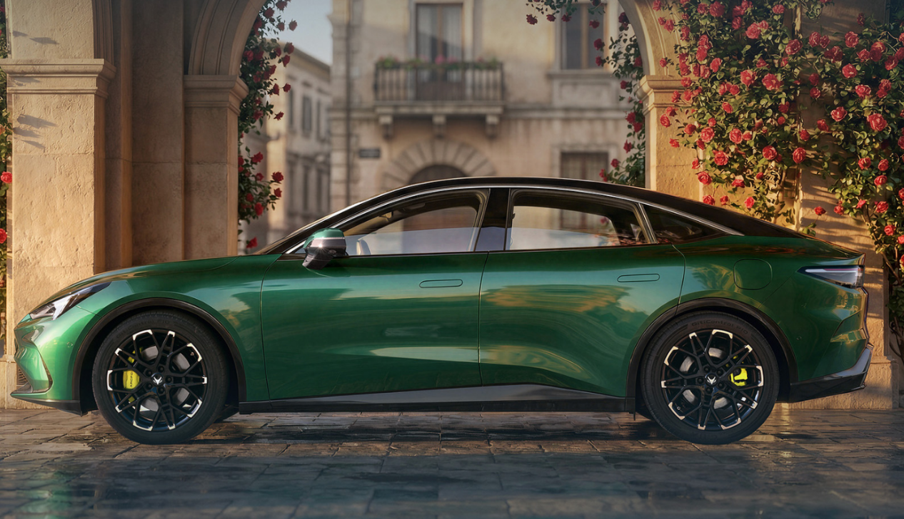 价格亲民，配合纯电增程双动力，全新阿尔法S5值得入手吗？