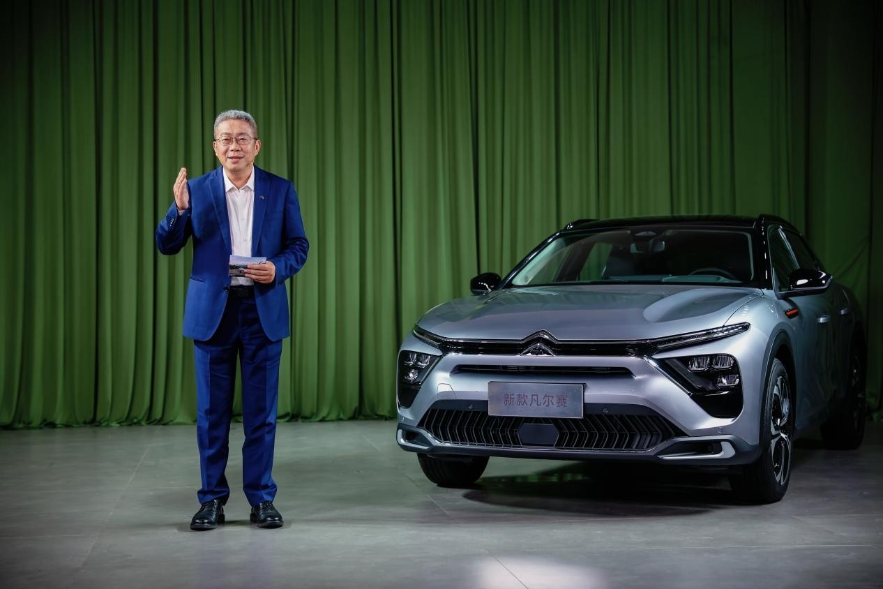 一口价11.37万元起！凡尔赛C5 X上市，轻奢休旅范