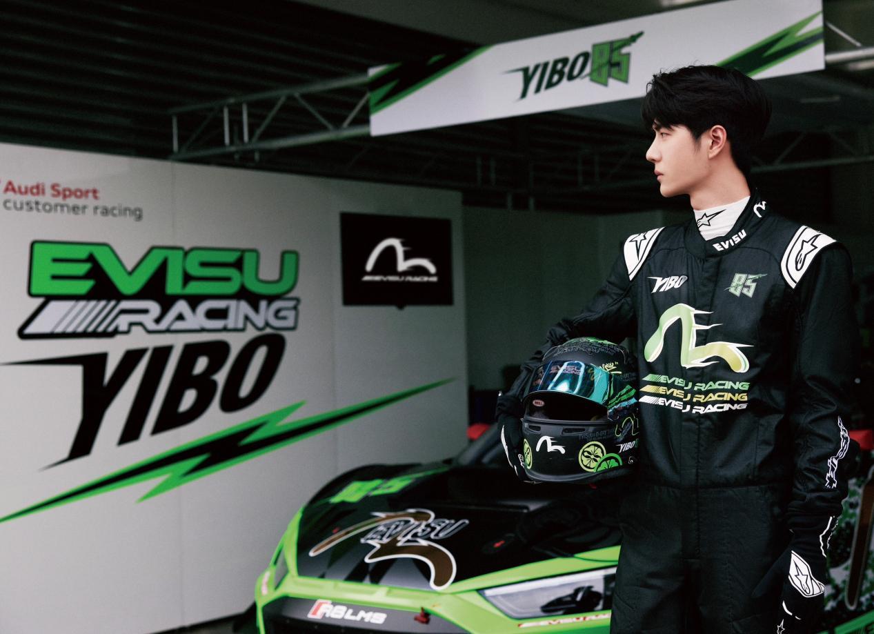王一博开奥迪R8 GT3下赛道练车，未来将登陆GT3赛事_易车