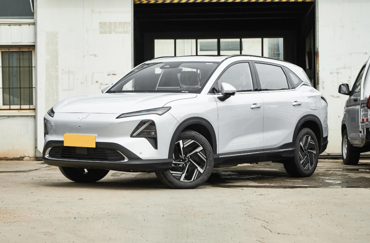 称职大五座SUV，百公里油耗低至3.9L，9.98万能买