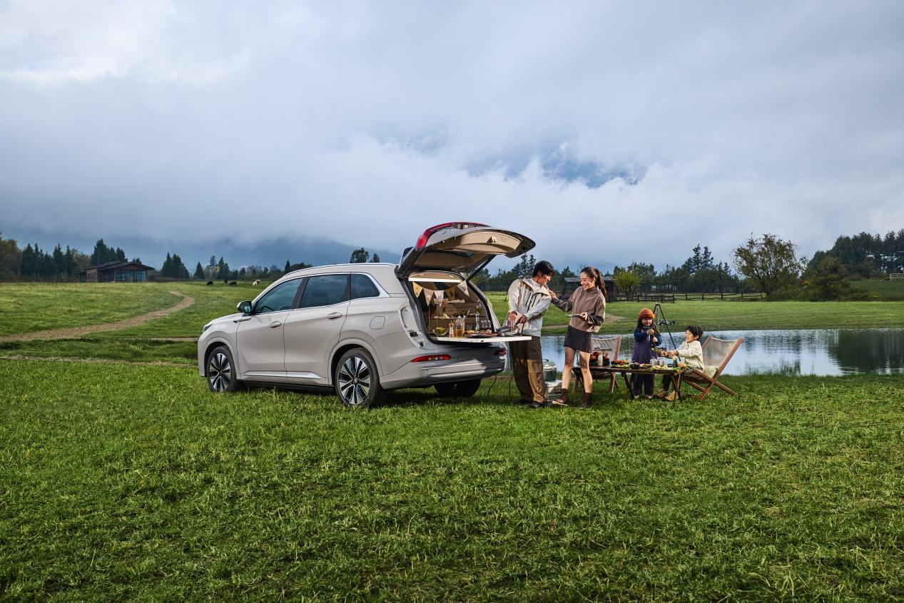 第三代蓝电E5 PLUS不给同级留活路!