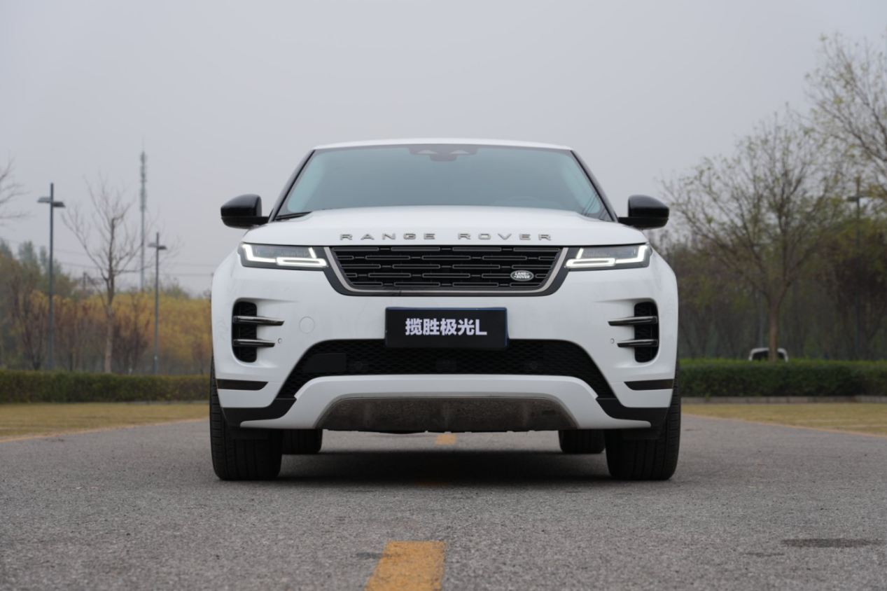 不到25万就能开走揽胜极光L，你还选宝马X3吗？