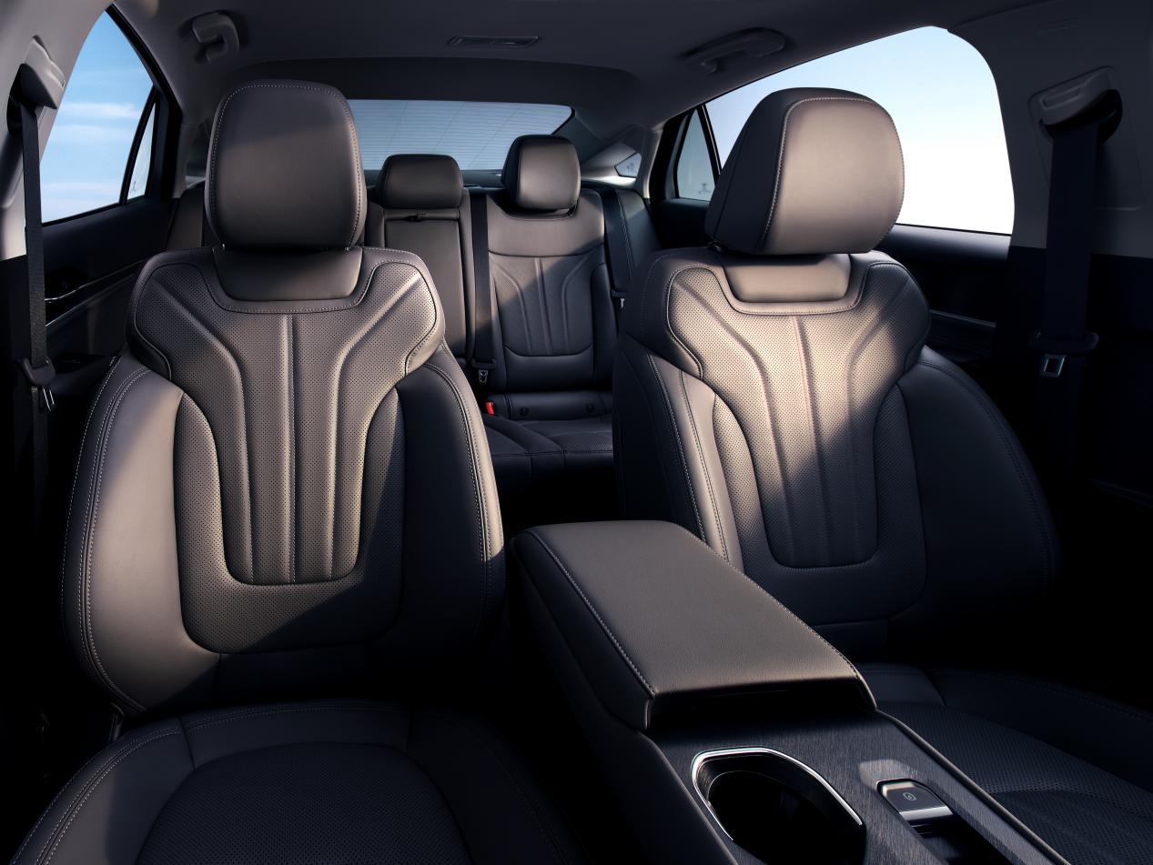 设计更年轻化,智能化大幅度提升,福特新蒙迪欧亮相广州车展