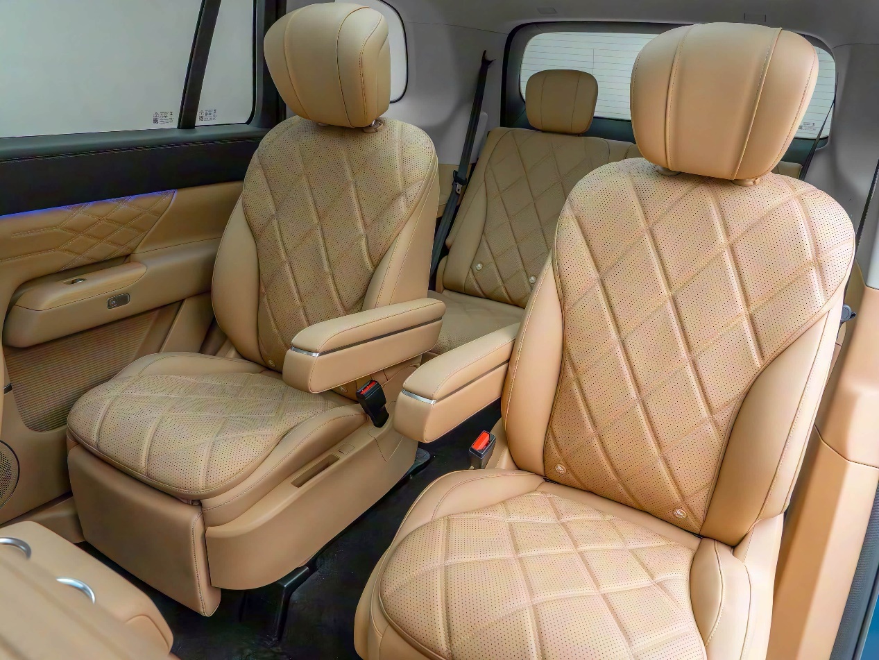 20万级大六座SUV对决，这两款车到底选谁？