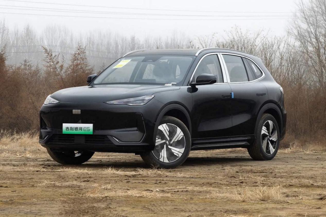 15万选纯电SUV：吉利银河E5对比丰田铂智3X
