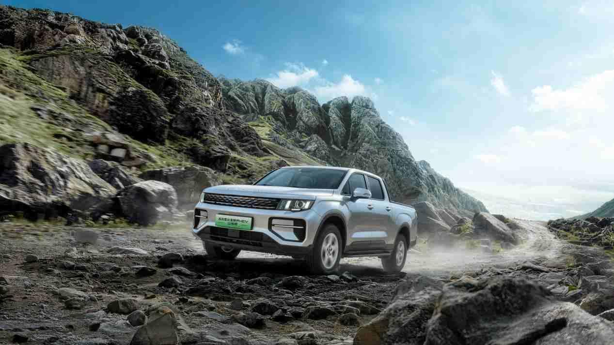 吉利新能源皮卡四驱山地版与高寒版同步上市售价13.98万