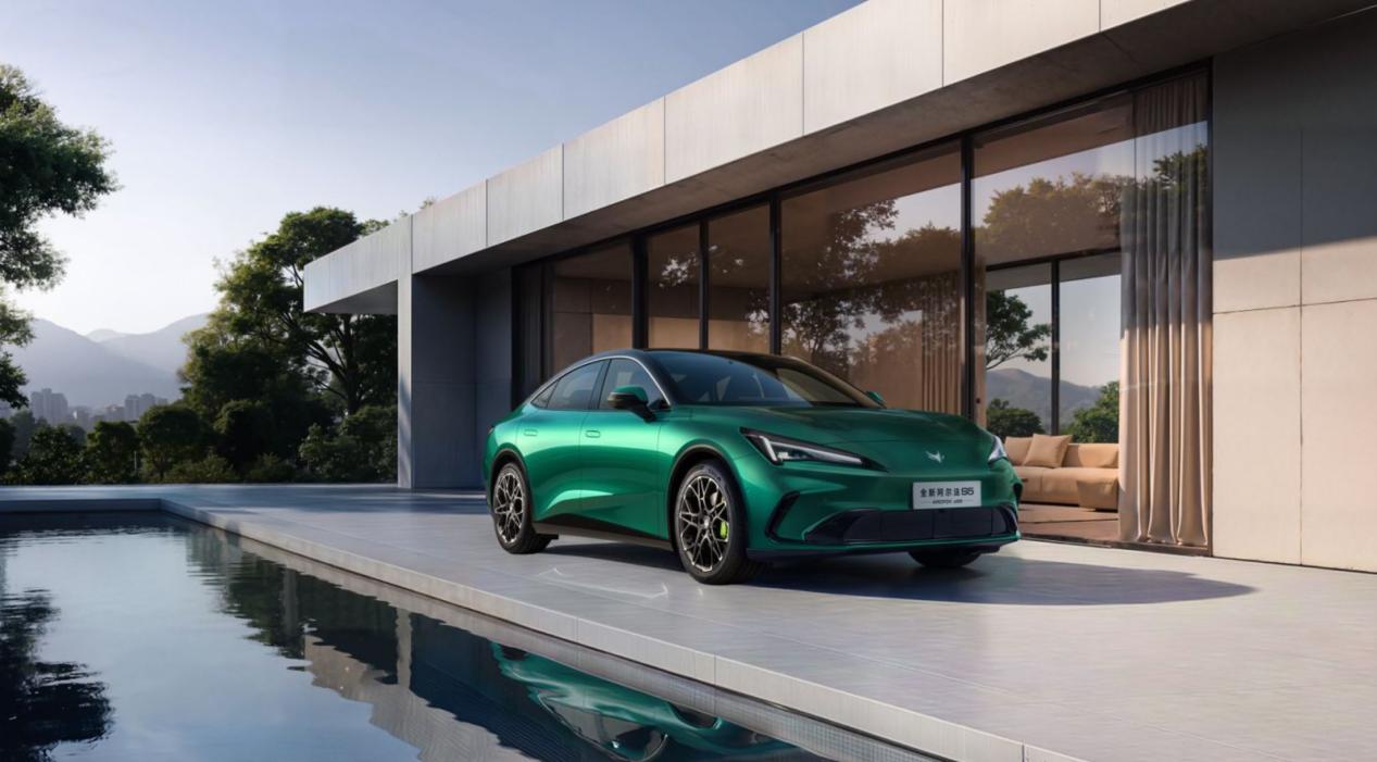 增程纯电双选择,极狐全新阿尔法S5开启预售适配不同需求