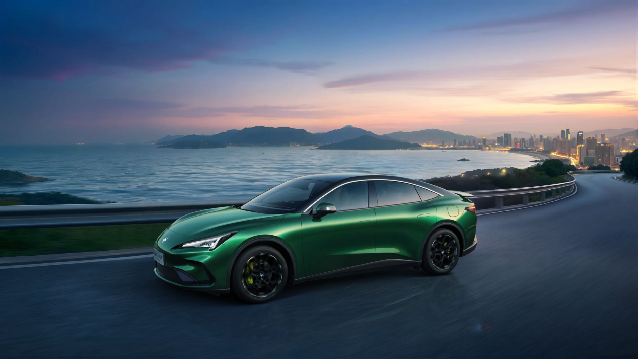 极狐全新阿尔法S5上市补贴价9.98万起