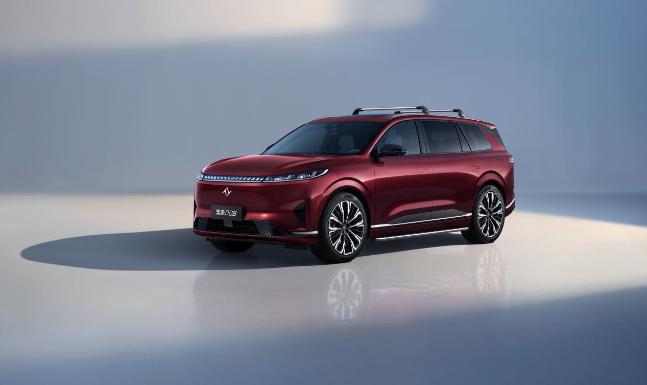 奕派008 VS 零跑C16:谁才是真正的家庭优选?