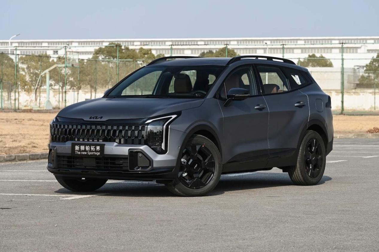 狮铂拓界完成改款：2.0T带四驱，全新双联屏