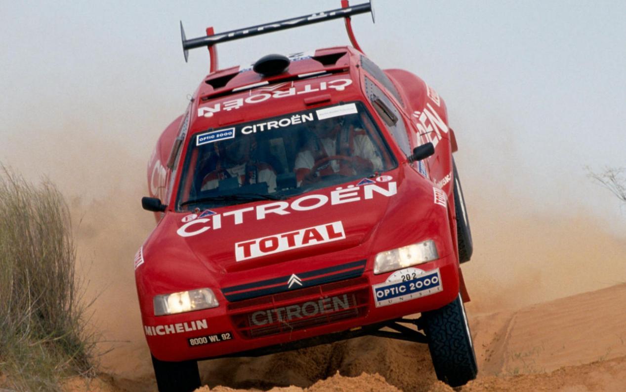 2026款雪铁龙凡尔赛对比2025款,高速不怕爆胎