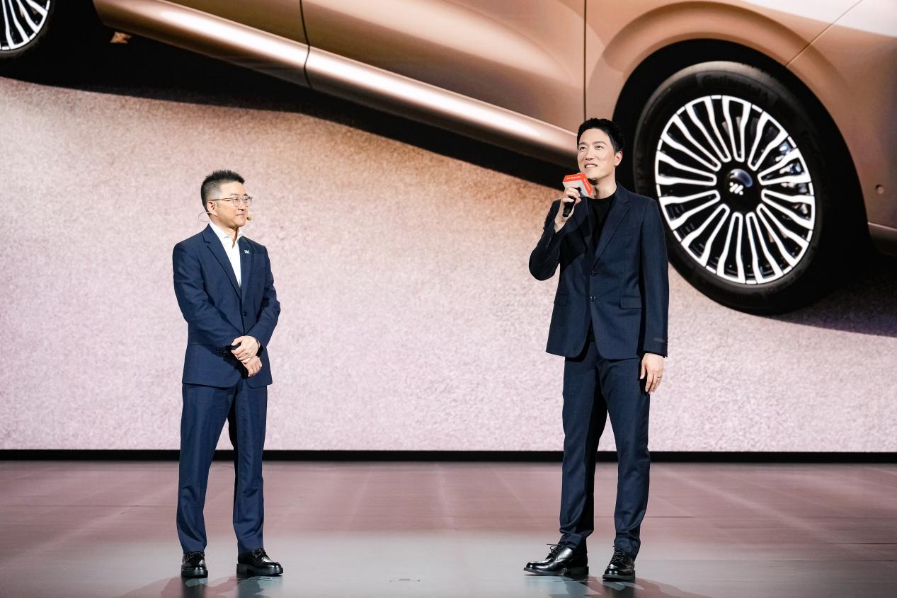 刘翔直言买它就对了智己LS8上市一小时大定突破8000台