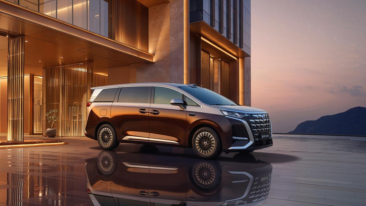 第二代腾势D9深度解读：外观没变、底盘大改、配置拉满