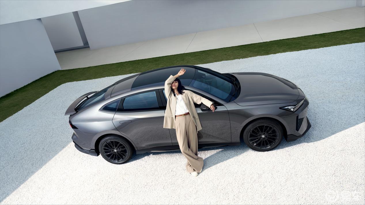 长安uni-v长安第二代uni-v常规版标配马牌mc6高性能运动_易车