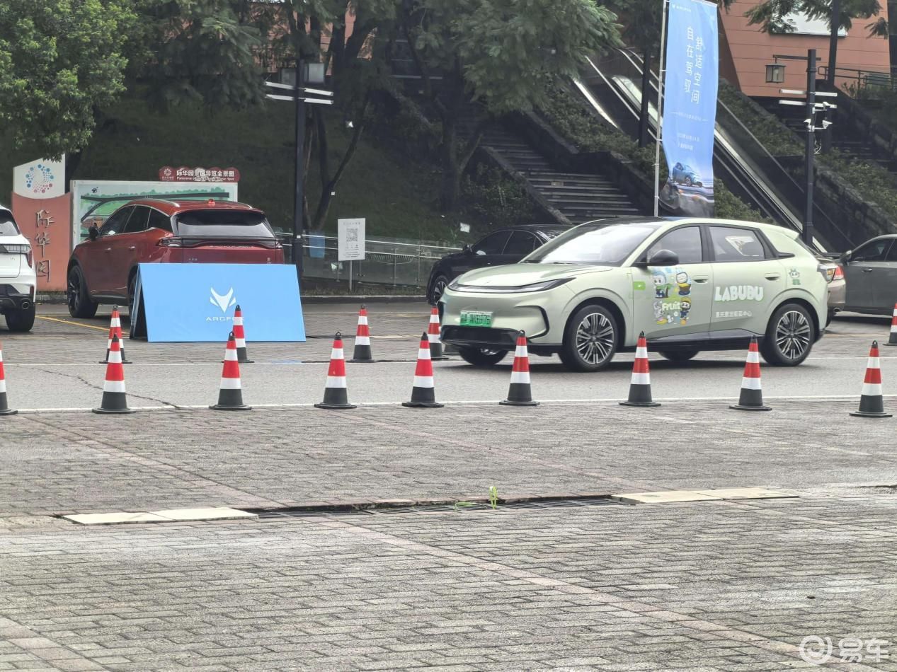 极狐T1与吉利星愿重庆际华园试驾对比体验