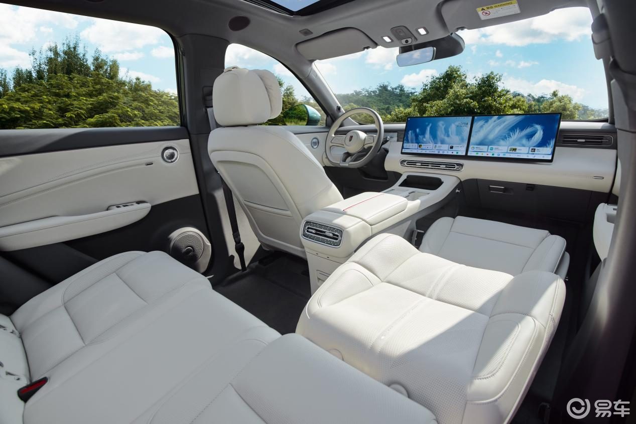 中大型大五座插混SUV红旗HS6 PHEV正式上市