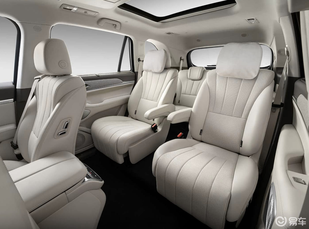 魏牌蓝山智能进阶版“硬刚”吉利银河M9，谁是性价比之王？