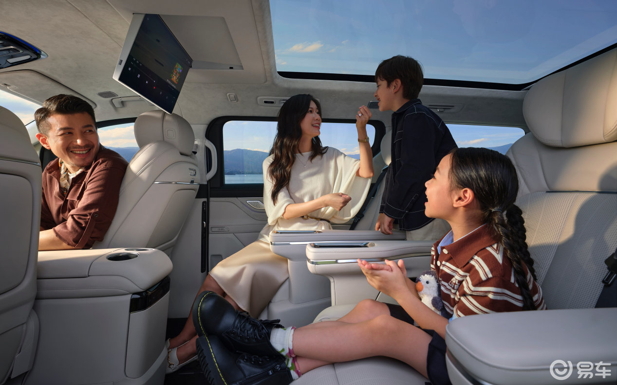 “AI全场景家庭旗舰MPV”吉利银河V900正式上市