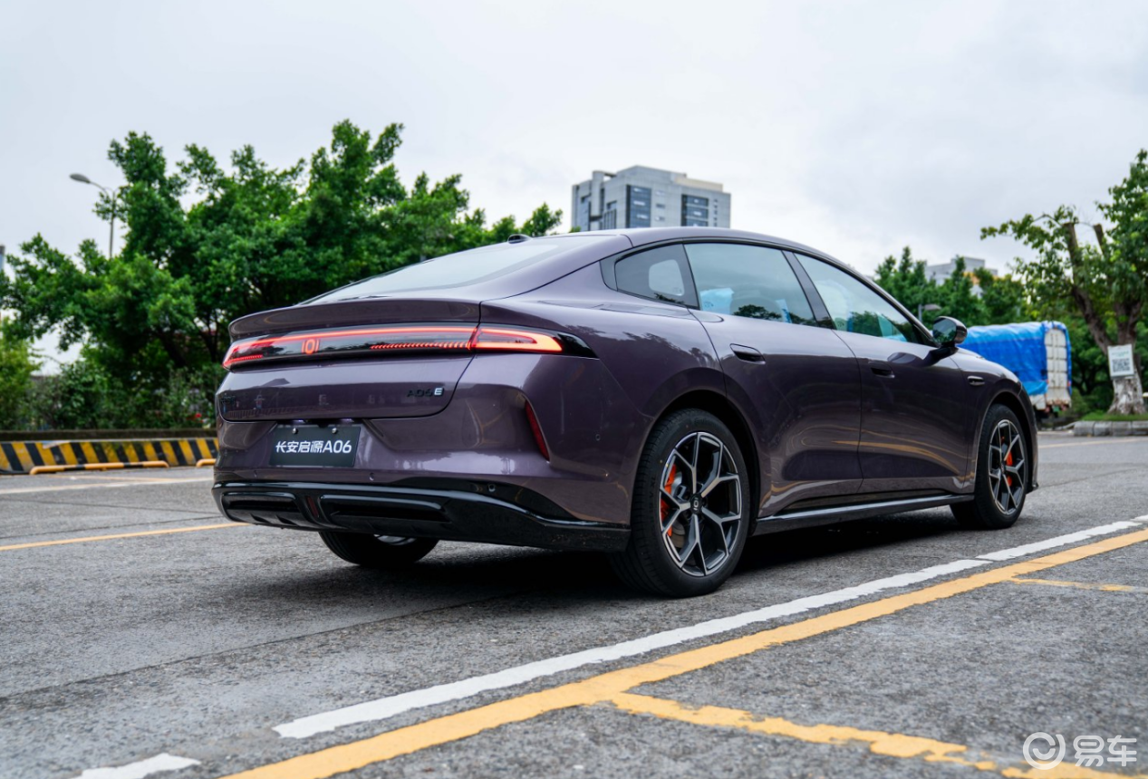 空间、舒适与性能都要,长安启源A06和小鹏M03怎么选?