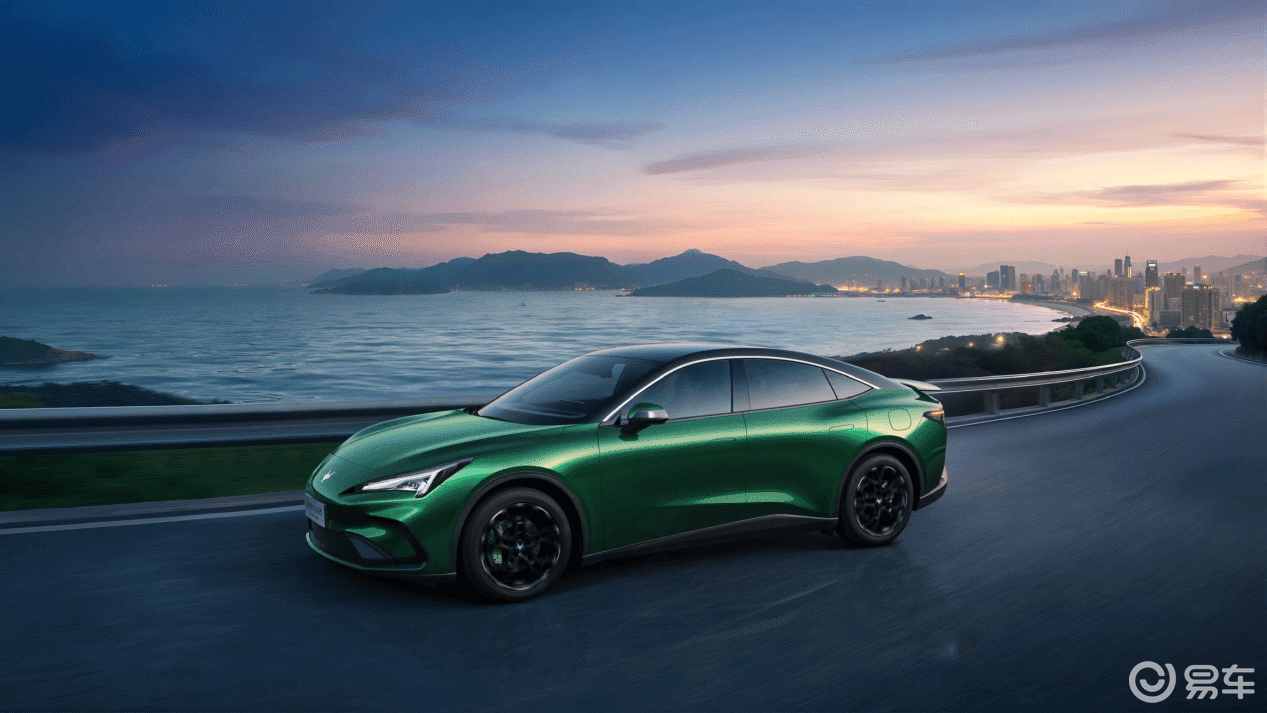 极狐全新阿尔法S5上市 补贴价9.98万起