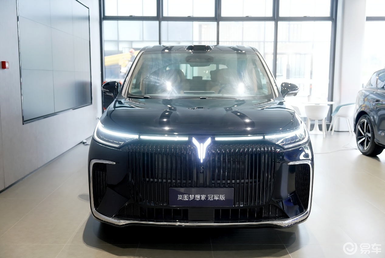 30万级MPV也能有满血华为?实探岚图梦想家冠军版