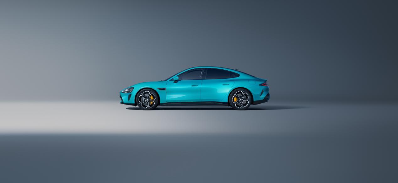 小米su7蓝车正侧