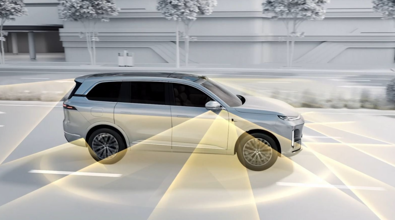 全家出行选大六座SUV！理想L8被深蓝S09打败了？