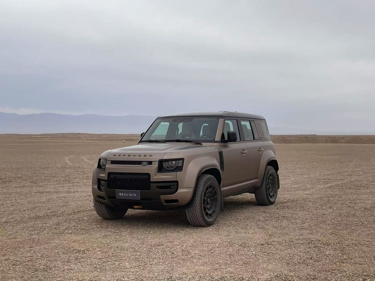 售价200万，路虎卫士OCTA版“打的就是G63”？