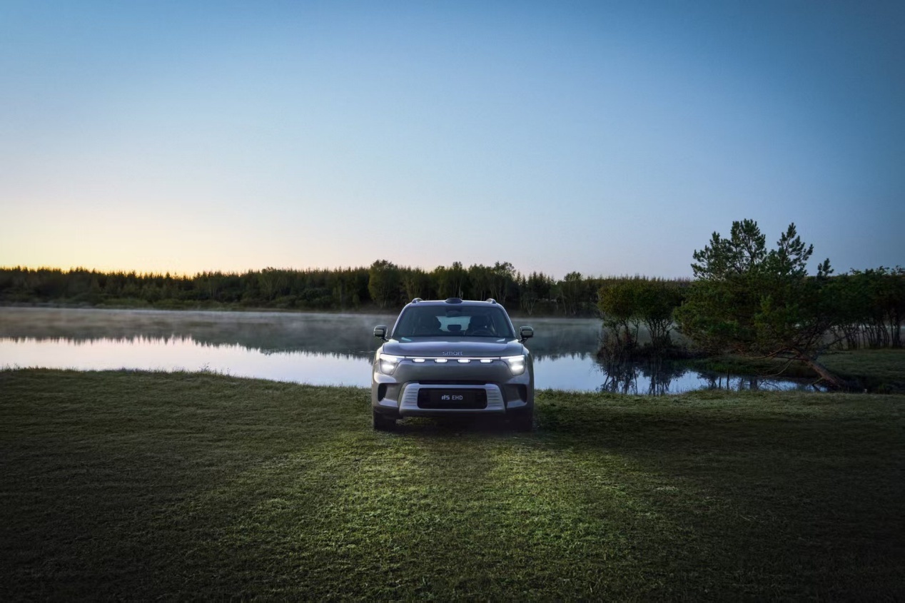 16.99万起,smart精灵5号超级电混凭啥掀桌子?