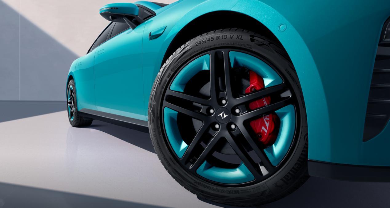 激光雷达+8295，轿跑配四驱，增程/纯电，续航650