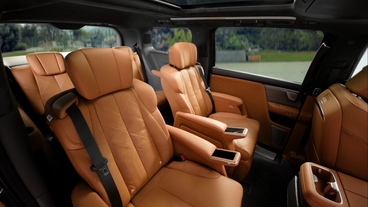 别克全新中大型MPV至境世家正式发布，搭载R6飞轮大模型